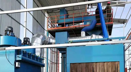 普華重工輥道拋丸機(jī)安裝完畢，清理效果非常好，客戶點(diǎn)贊